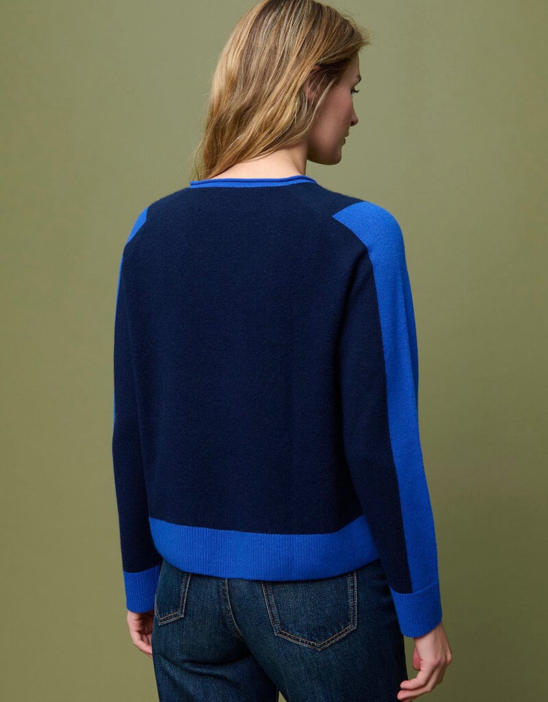 Pullover with pockets