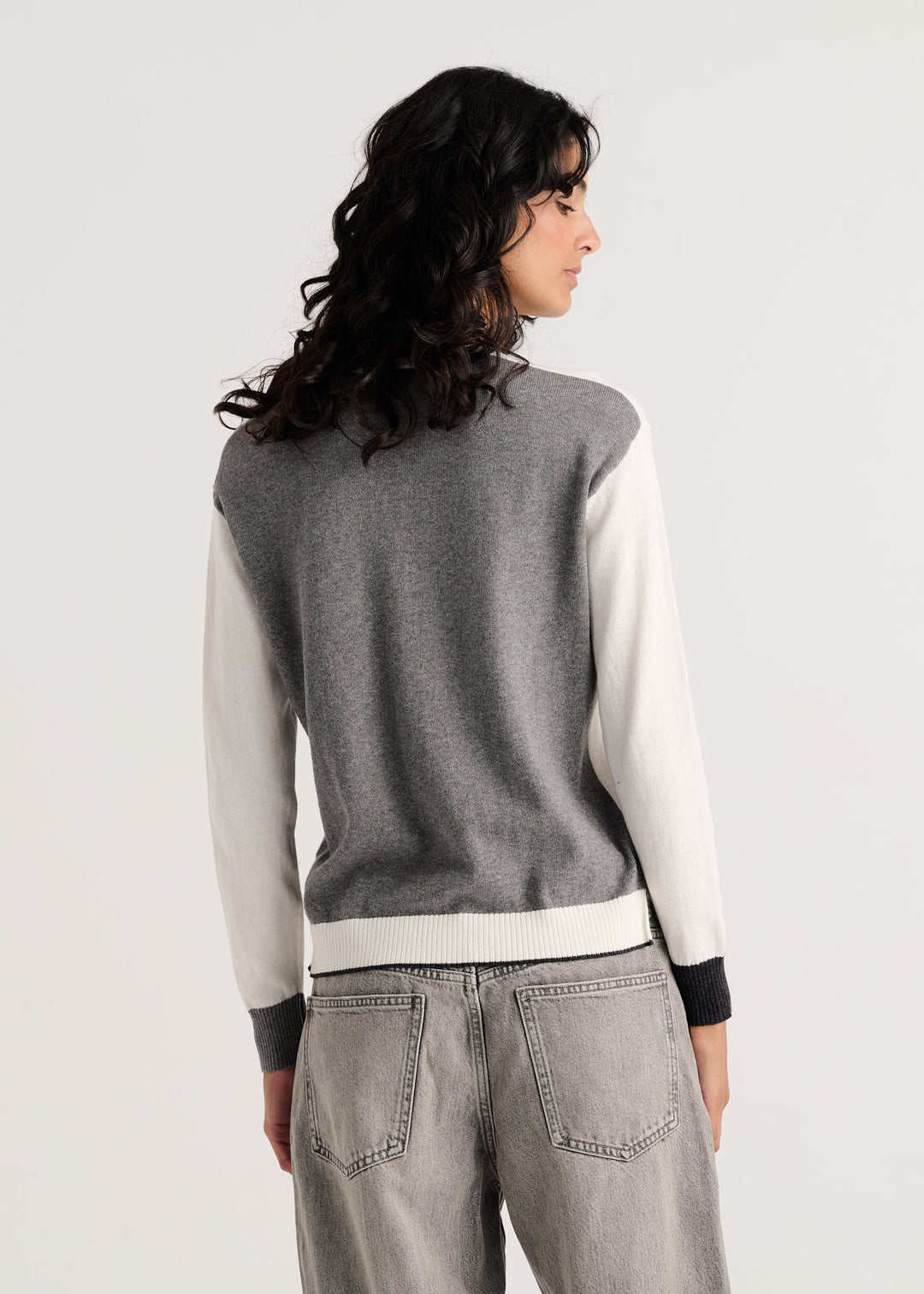 White Pullover