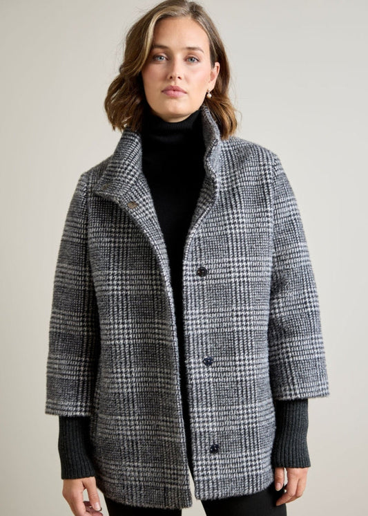 Grey and black houndstooth check